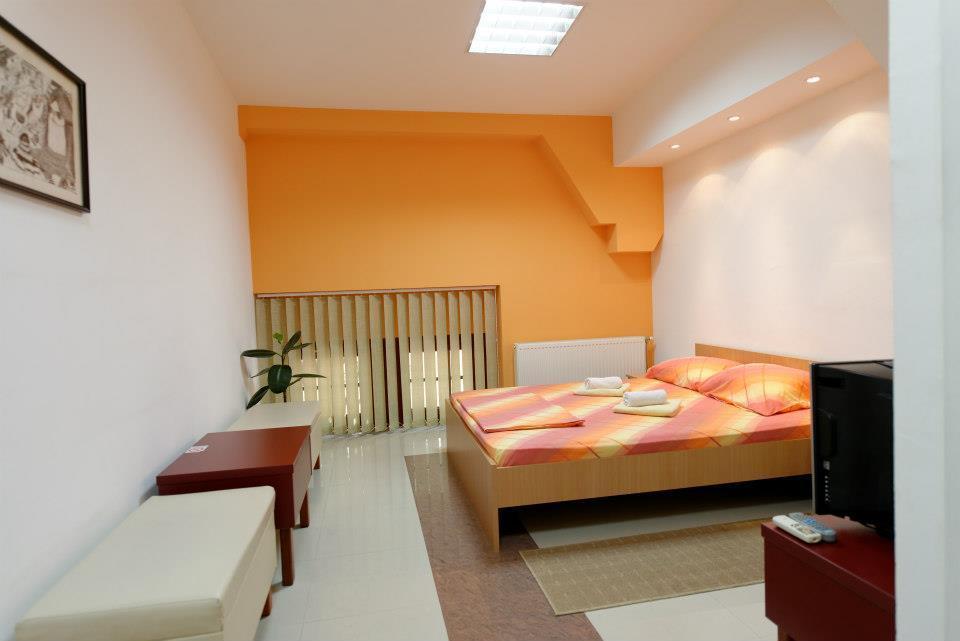 Hostel Paparazzo & Apartmens Kikinda Стая снимка