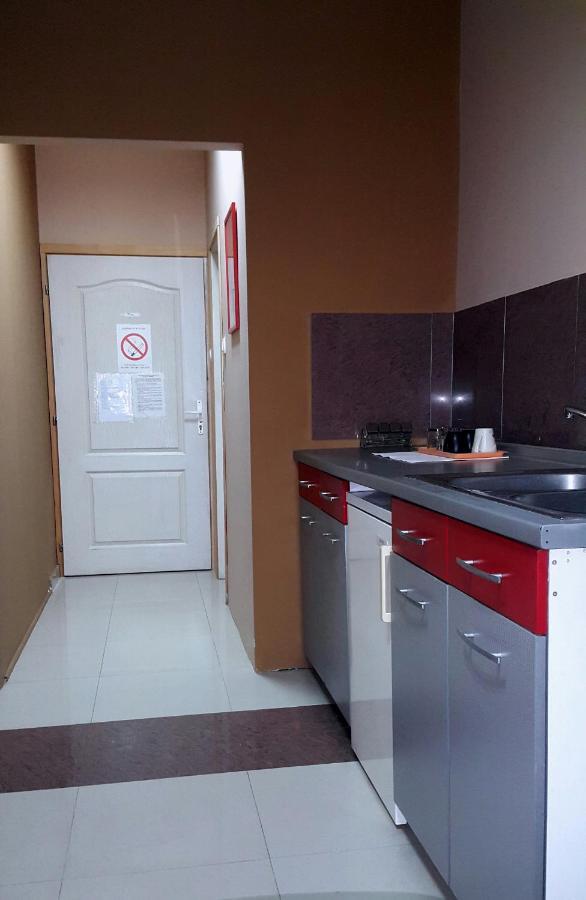 Hostel Paparazzo & Apartmens Kikinda Екстериор снимка